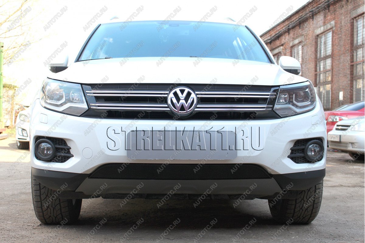 3 099 р. Защита радиатора (Track&Field) Стрелка11 Стандарт  Volkswagen Tiguan  NF (2011-2017) рестайлинг (черная)  с доставкой в г. Горно‑Алтайск