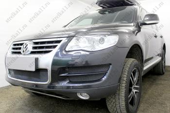 3 499 р. Защита радиатора (боковая 4 части) Стрелка11 Стандарт  Volkswagen Touareg  GP (2006-2010) рестайлинг (черная)  с доставкой в г. Горно‑Алтайск. Увеличить фотографию 2