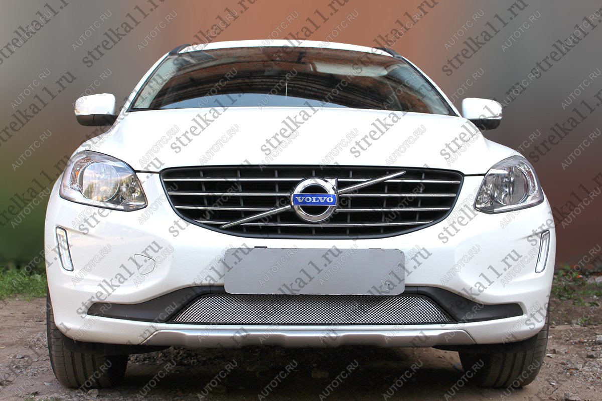 3 699 р. Защита радиатора Стрелка11 Стандарт  Volvo XC60 (2013-2017)  рестайлинг (хром)  с доставкой в г. Горно‑Алтайск