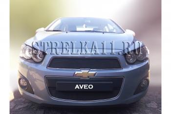 Зимняя заглушка решетки радиатора (верх) Стрелка11 Chevrolet Aveo T300 хэтчбек (2011-2015)  (черная)