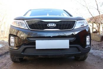 Зимняя заглушка решетки радиатора (середина) Стрелка11  KIA Sorento XM рестайлинг (2012-2015)  (черная)