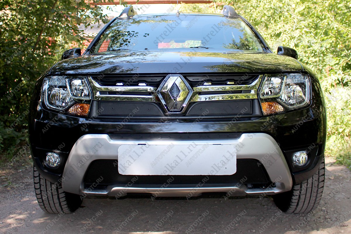 799 р. Зимняя заглушка решетки радиатора (низ) Стрелка11  Renault Duster  HS (2015-2021) рестайлинг (черная)  с доставкой в г. Горно‑Алтайск