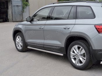 20 849 р. Защита порогов из круглой трубы диаметром 63 мм SLITKOFF v2 Skoda Kodiaq NU7 дорестайлинг (2017-2021)  с доставкой в г. Горно‑Алтайск. Увеличить фотографию 2