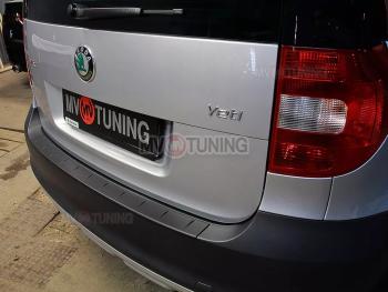 1 379 р. Защитная накладка на задний бампер MV-Tuning  Skoda Yeti (2009-2013) (Текстурная поверхность)  с доставкой в г. Горно‑Алтайск. Увеличить фотографию 2