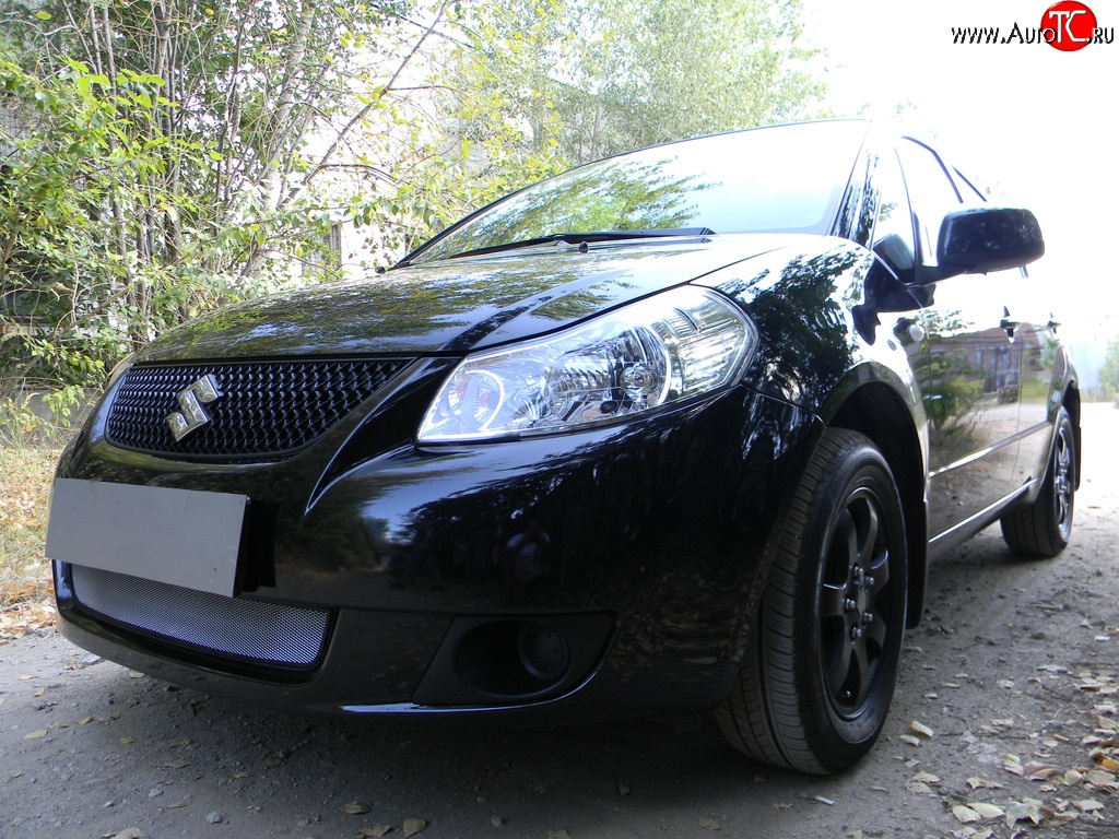 1 539 р. Сетка на бампер Russtal (хром) Suzuki SX4 GYA,GYB  рестайлинг, хэтчбэк (2010-2016)  с доставкой в г. Горно‑Алтайск