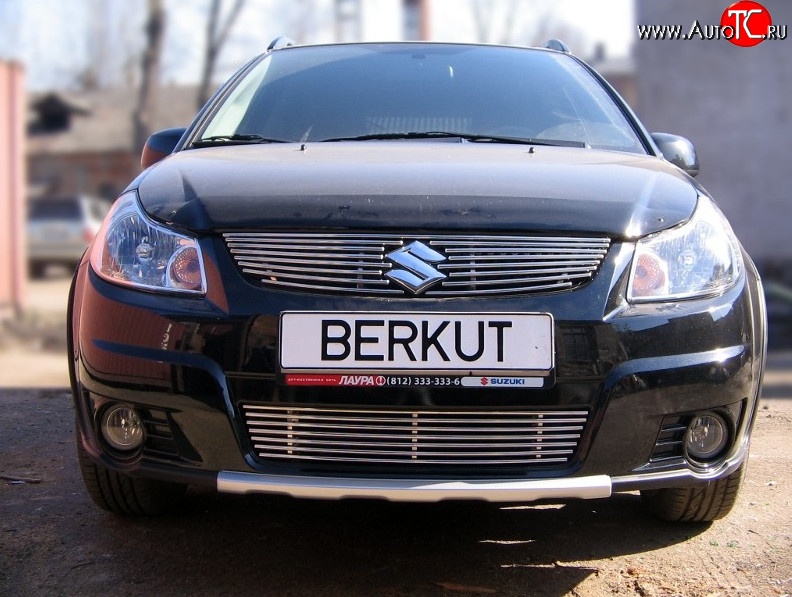 5 999 р. Декоративная вставка решетки радиатора (хетчбек) Berkut Suzuki SX4 GYA,GYB  рестайлинг, хэтчбэк (2010-2016)  с доставкой в г. Горно‑Алтайск