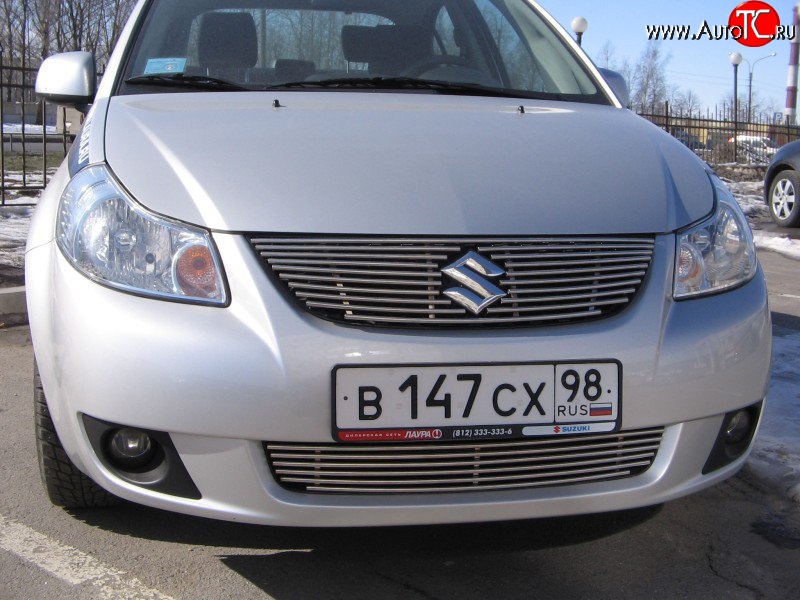 5 999 р. Декоративная вставка решетки радиатора (седан) Berkut Suzuki SX4 GYA,GYB  рестайлинг, хэтчбэк (2010-2016)  с доставкой в г. Горно‑Алтайск