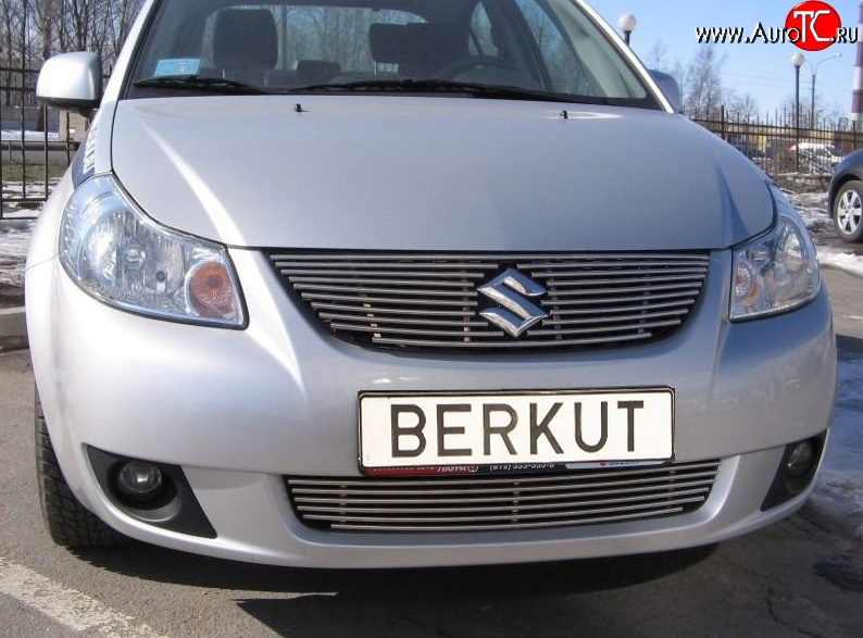 5 499 р. Декоративная вставка воздухозаборника (седан) Berkut Suzuki SX4 GYA,GYB  рестайлинг, хэтчбэк (2010-2016)  с доставкой в г. Горно‑Алтайск