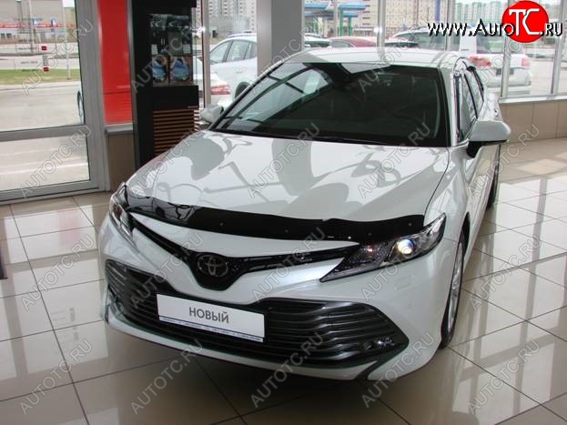 3 399 р. Дефлектор капота SIM Toyota Camry XV70 дорестайлинг (2017-2021)  с доставкой в г. Горно‑Алтайск