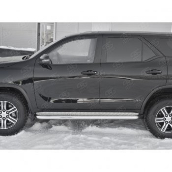 30 799 р. Порожки для ног (труба Ø63) SLITKOFF Toyota Fortuner AN160 дорестайлинг (2015-2020) (лист - алюминий, профиль - сталь)  с доставкой в г. Горно‑Алтайск. Увеличить фотографию 2