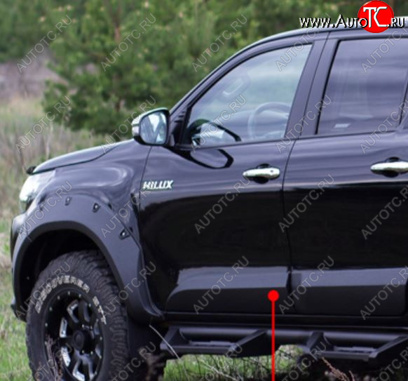 3 179 р. Молдинг двери RA (передний левый)  Toyota Hilux  AN120 (2016-2020) дорестайлинг (Поверхность шагрень)  с доставкой в г. Горно‑Алтайск