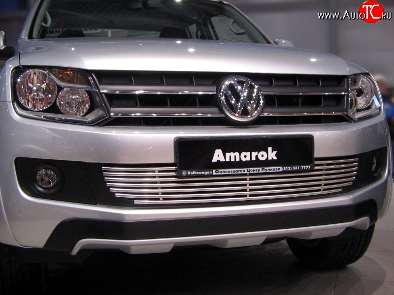 8 399 р. Декоративная вставка воздухозаборника Berkut Volkswagen Amarok дорестайлинг (2009-2016)  с доставкой в г. Горно‑Алтайск