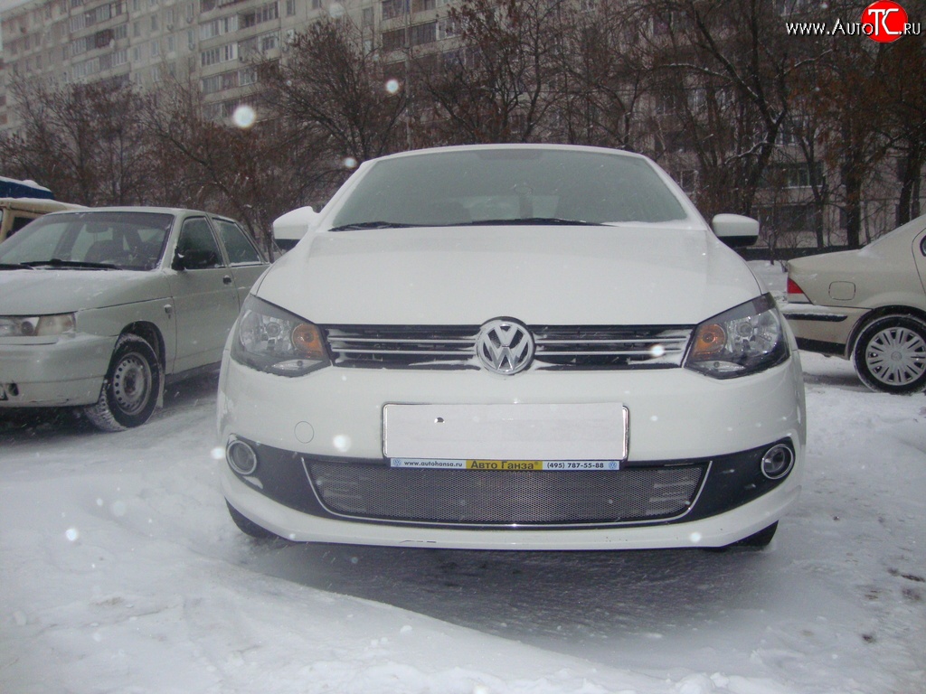 2 189 р. Сетка на бампер Russtal (хром) Volkswagen Polo 5 седан дорестайлинг (2009-2015)  с доставкой в г. Горно‑Алтайск