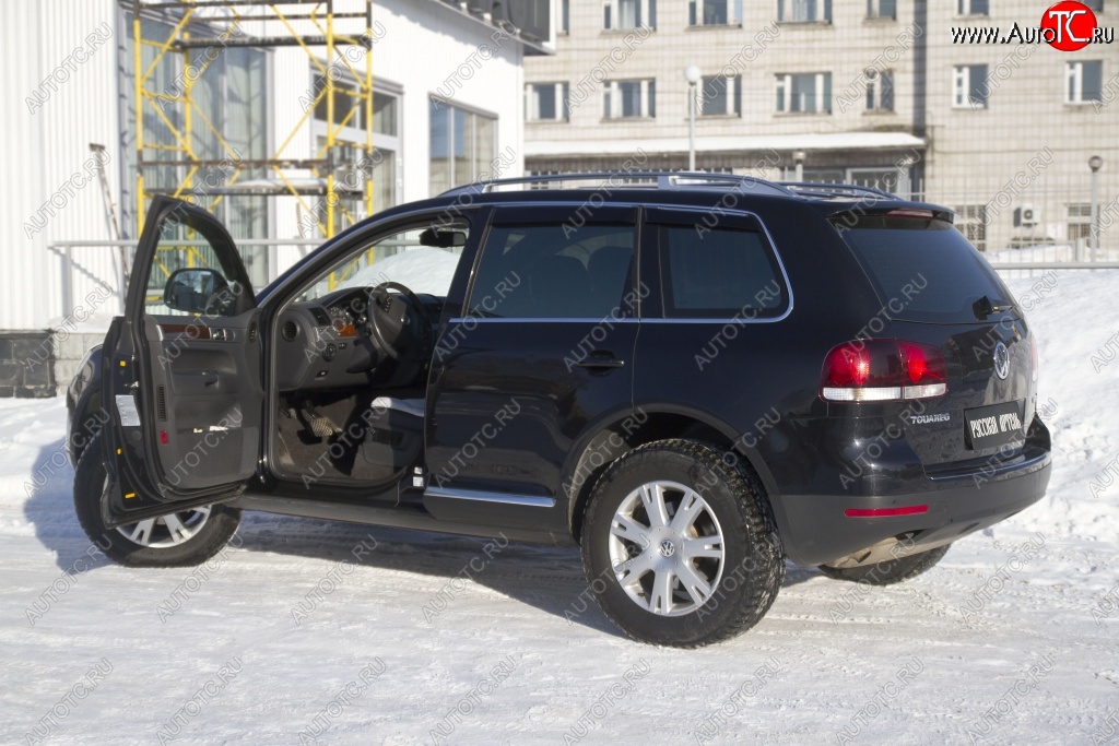 1 649 р. Накладки на внутренние пороги передних дверей RA  Volkswagen Touareg  GP (2006-2010) рестайлинг  с доставкой в г. Горно‑Алтайск